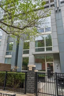 $1,275,000 | 1917 South Calumet Avenue, Chicago, IL 60616