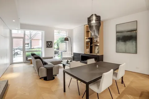 $1,275,000 | 1917 South Calumet Avenue, Chicago, IL 60616