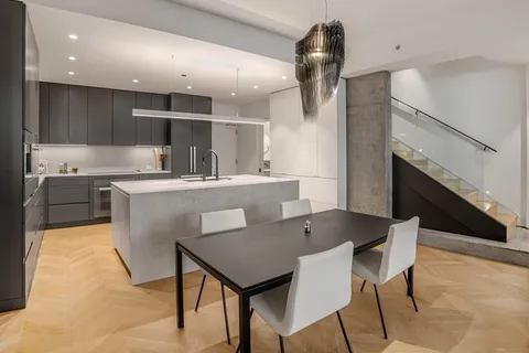 $1,275,000 | 1917 South Calumet Avenue, Chicago, IL 60616