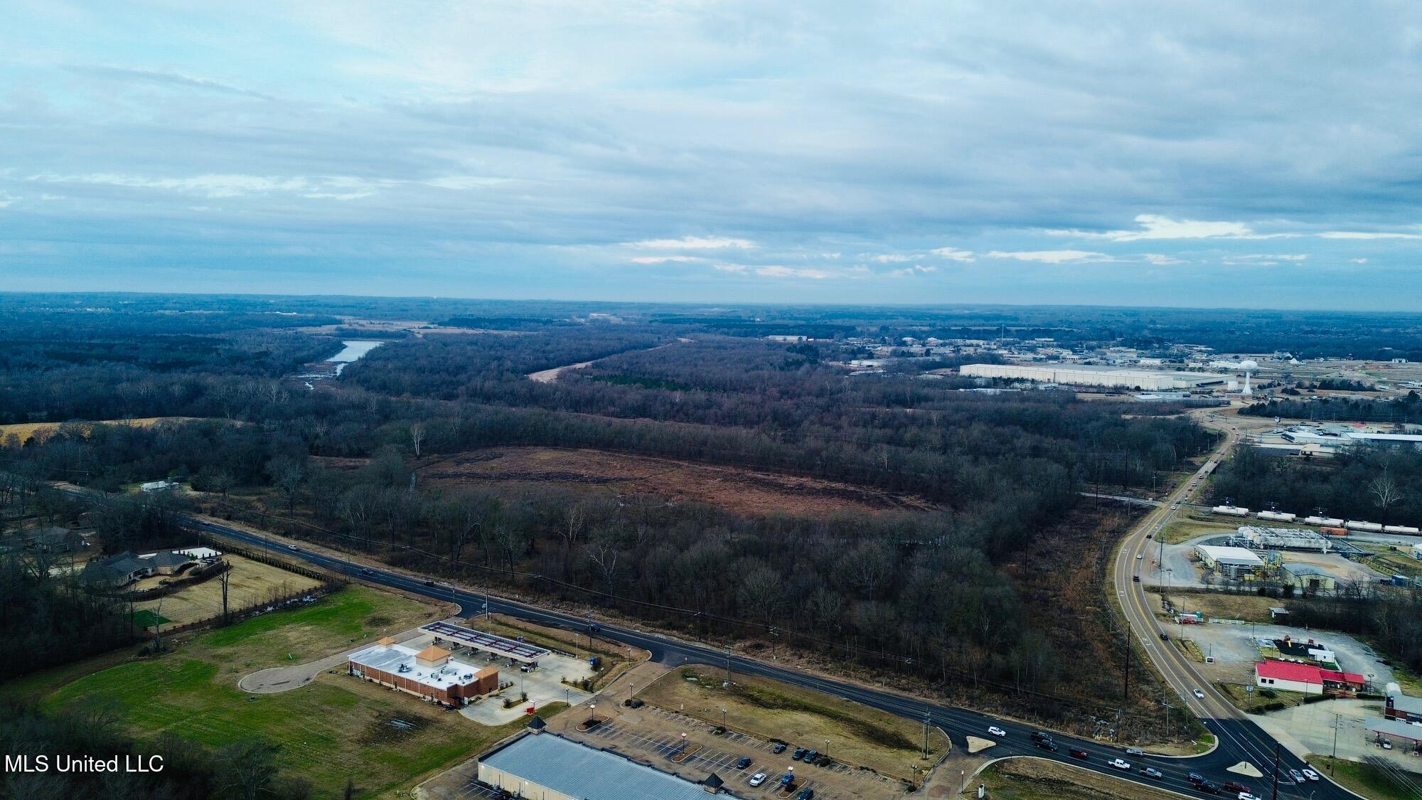 217 Weisenberger Road Madison, MS 39110 - Photo 7 of 17 IMG_7300