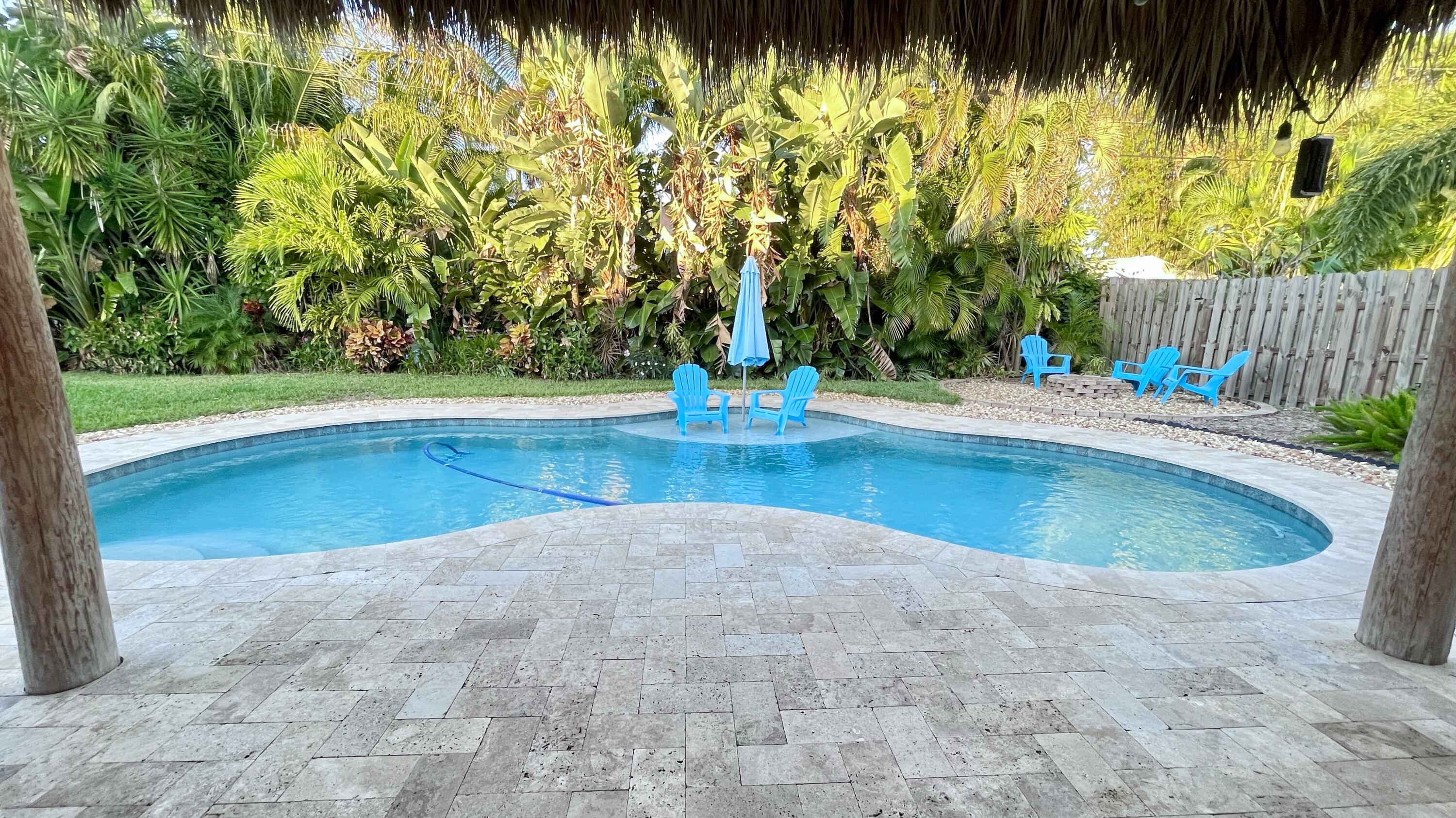 103 East Riverside Drive Jupiter, FL 33469 - Photo 27 of 66 Large Backyard