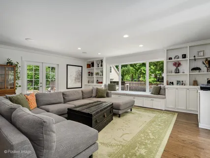 $1,200,000 | 1701 Wagner Road, Glenview, IL 60025