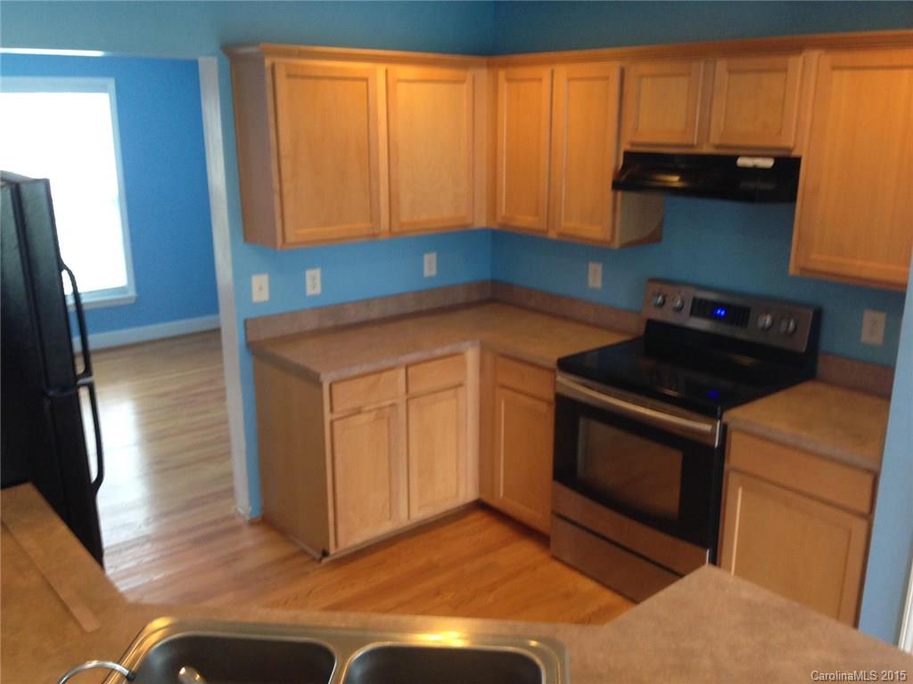 8313 Fox Swamp Road Charlotte, NC 28215 - Photo 9 of 24 Gallery Image 9