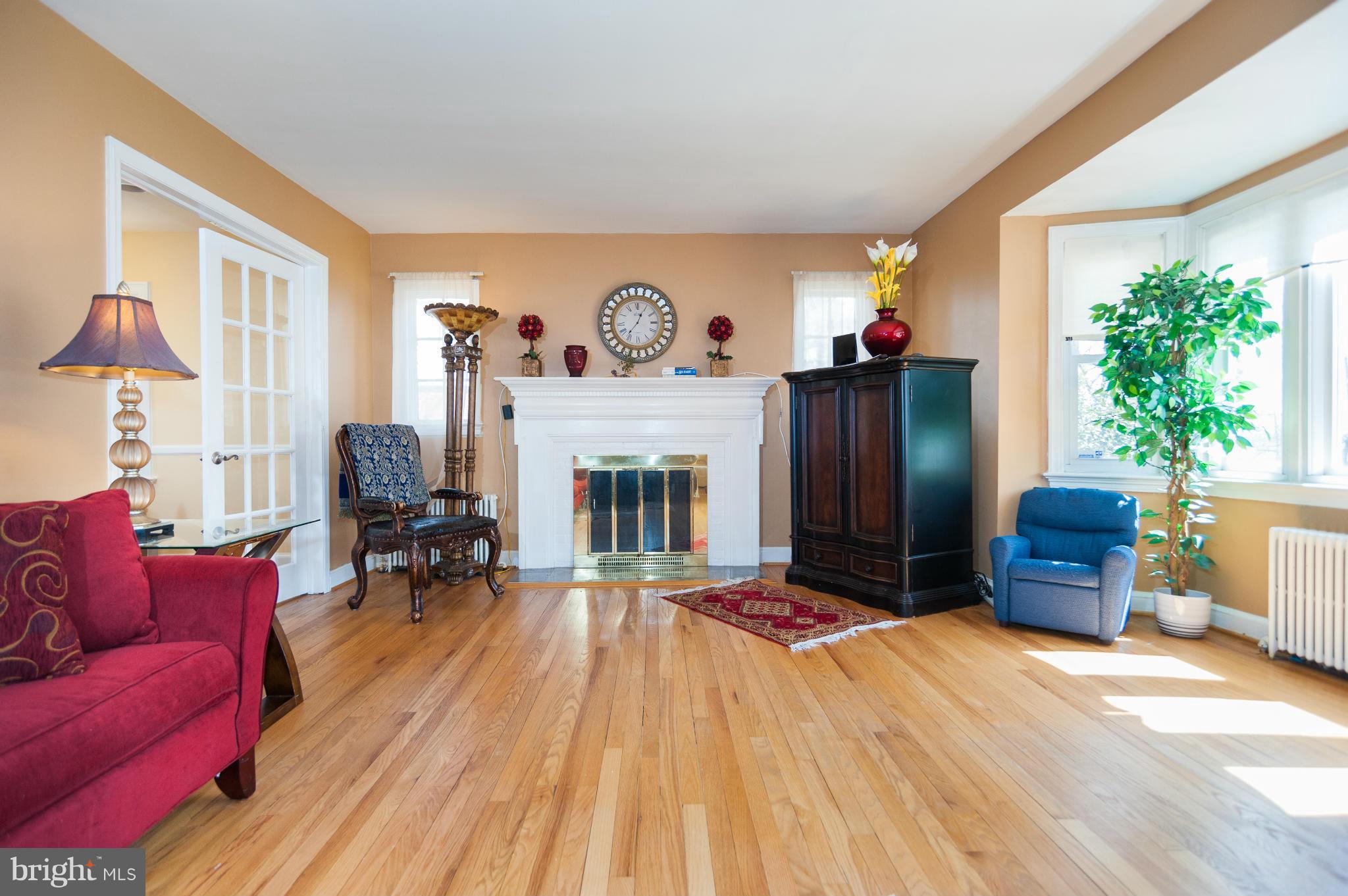 6200 Sligo Mill Road Northeast Washington, DC 20011 - Photo 5 of 30 Living Room
