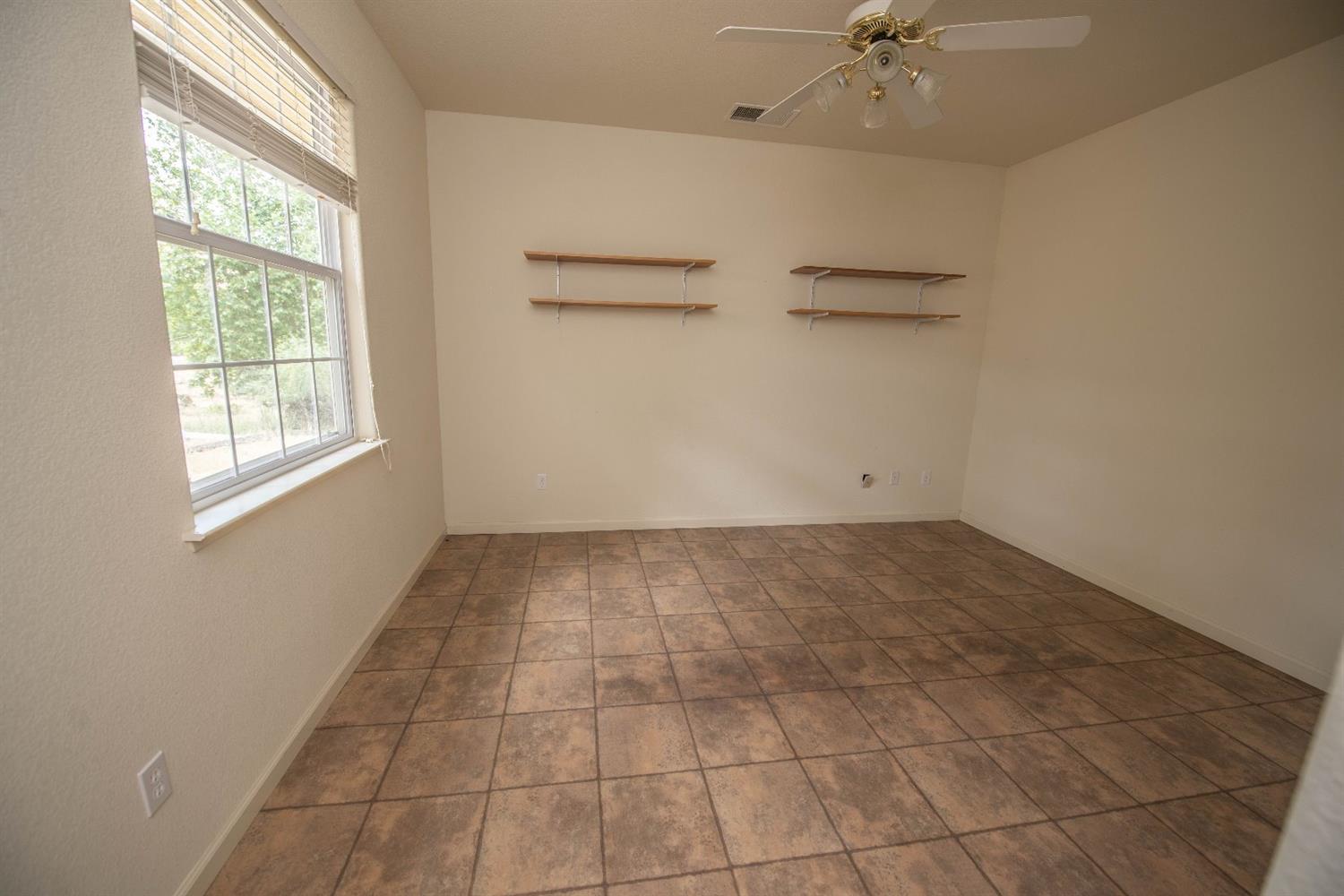 6085 Big Oak Road Sanger, CA 93657 - Photo 12 of 25 Gallery Image 12