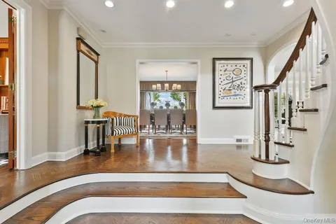 $5,995,000 | 8 Boxwood Lane, Rye, NY 10580