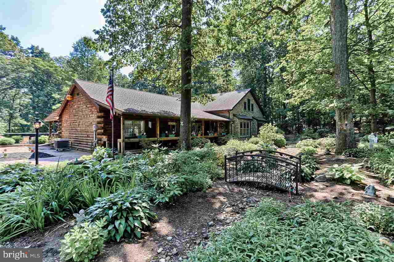 929 Hillview Road York, PA 17406 - Photo 2 of 36