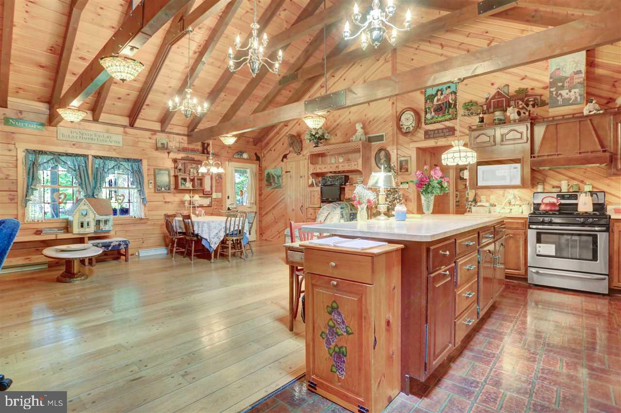 929 Hillview Road York, PA 17406 - Photo 11 of 36