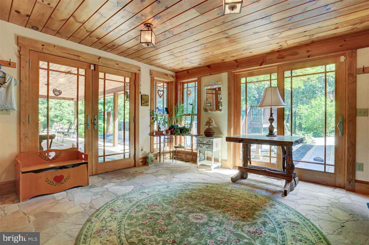 929 Hillview Road York, PA 17406 - Photo 14 of 36