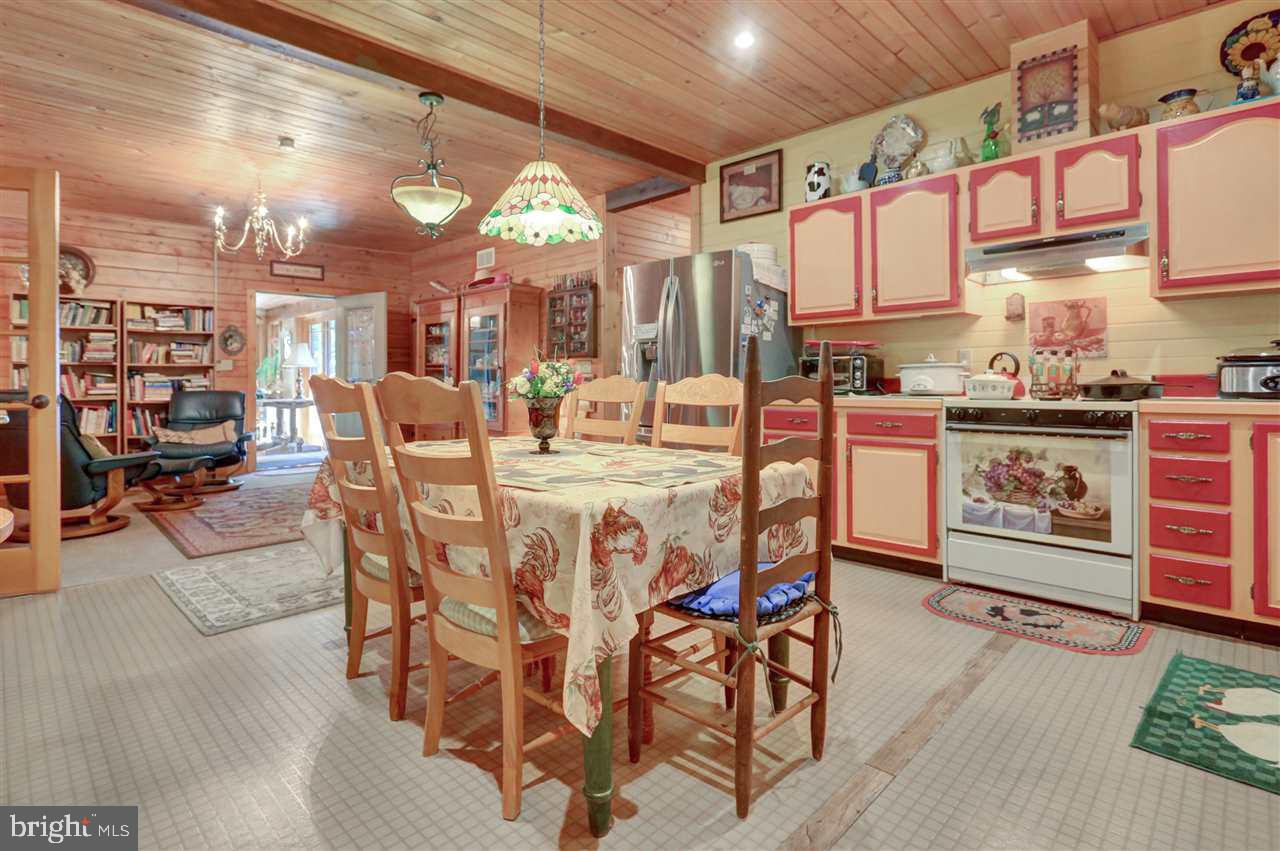 929 Hillview Road York, PA 17406 - Photo 18 of 36