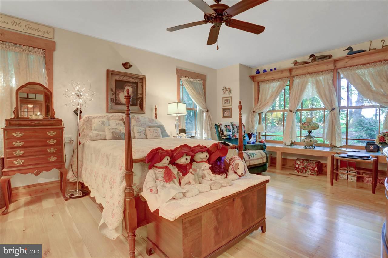 929 Hillview Road York, PA 17406 - Photo 26 of 36