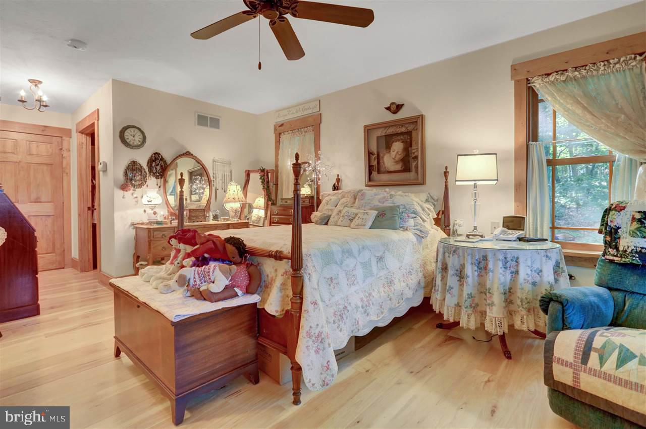 929 Hillview Road York, PA 17406 - Photo 27 of 36