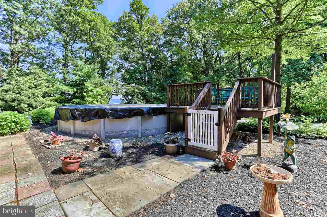 929 Hillview Road York, PA 17406 - Photo 32 of 36