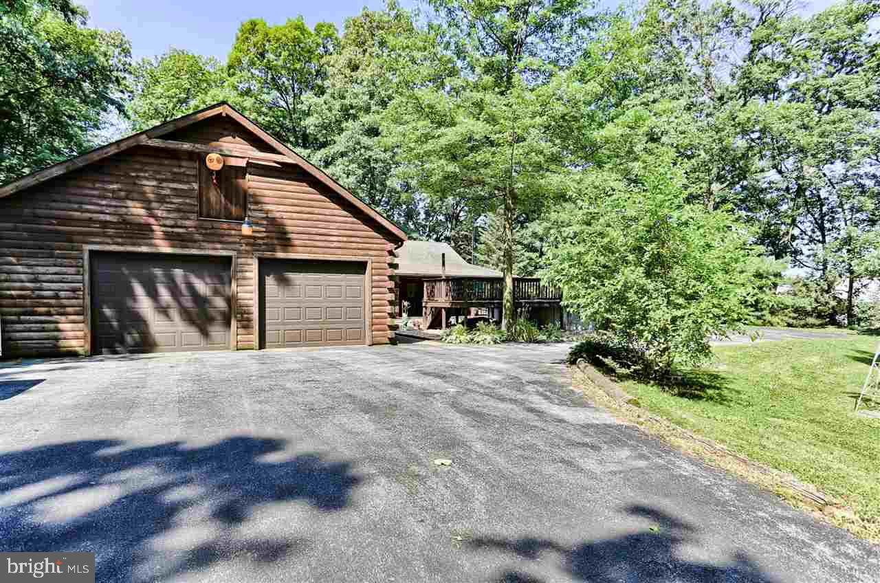 929 Hillview Road York, PA 17406 - Photo 33 of 36