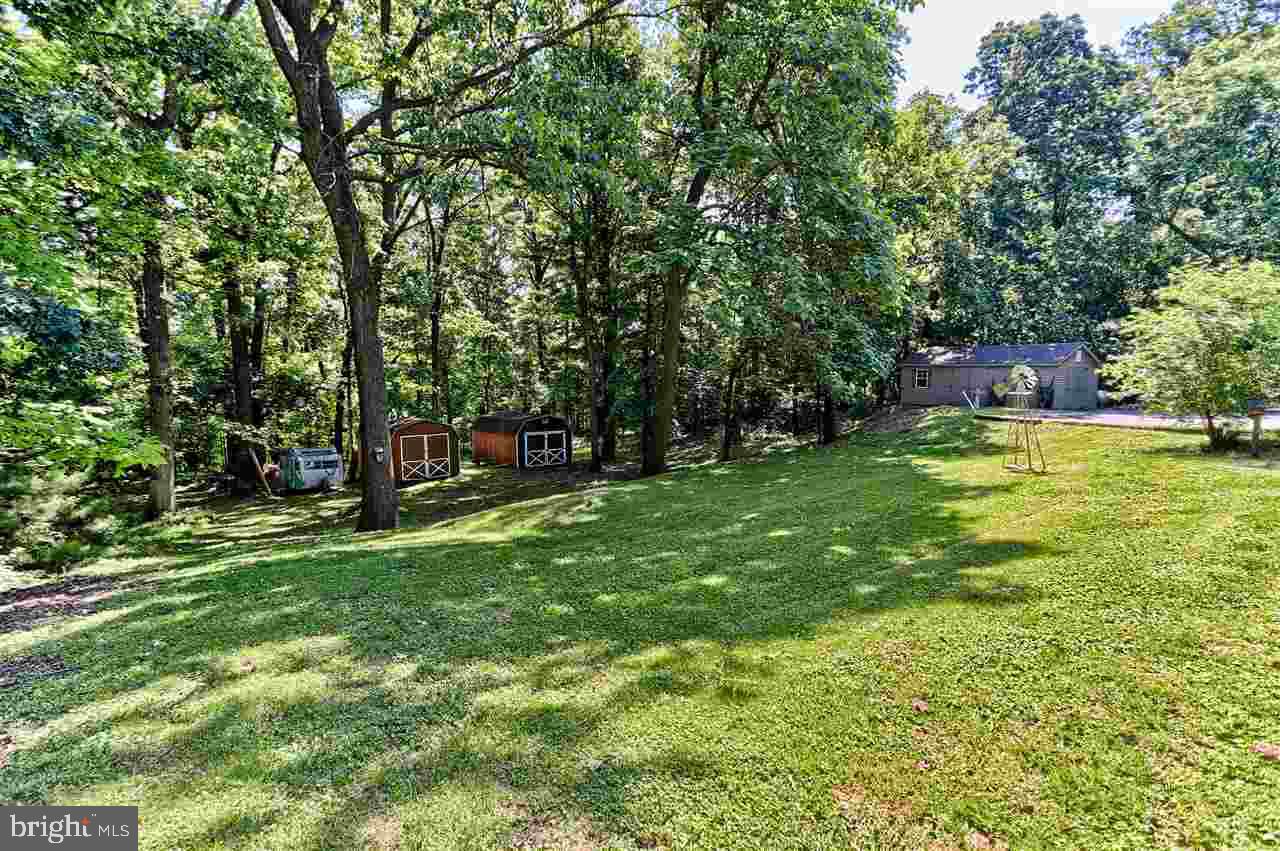 929 Hillview Road York, PA 17406 - Photo 36 of 36