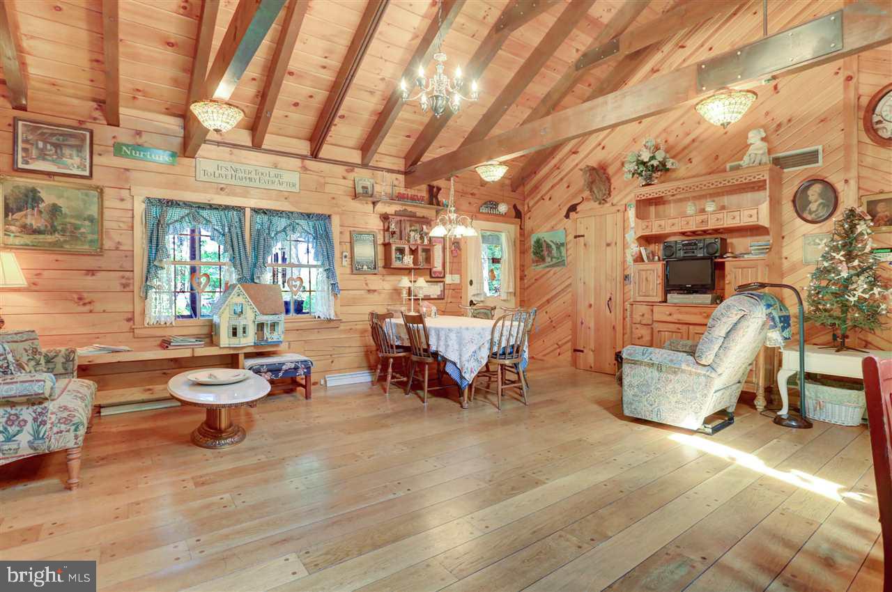 929 Hillview Road York, PA 17406 - Photo 8 of 36