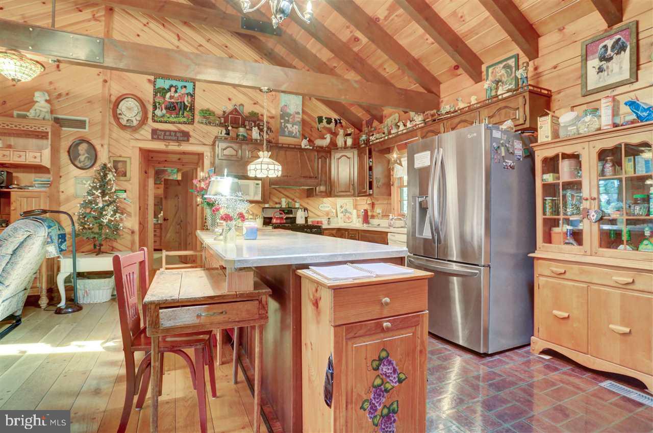 929 Hillview Road York, PA 17406 - Photo 10 of 36