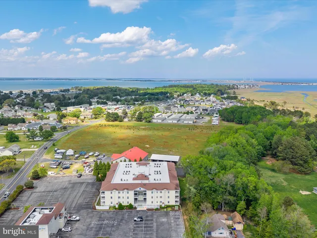 $320,000 | 30413 Cedar Neck Road, Unit 304, Ocean View, DE 19970