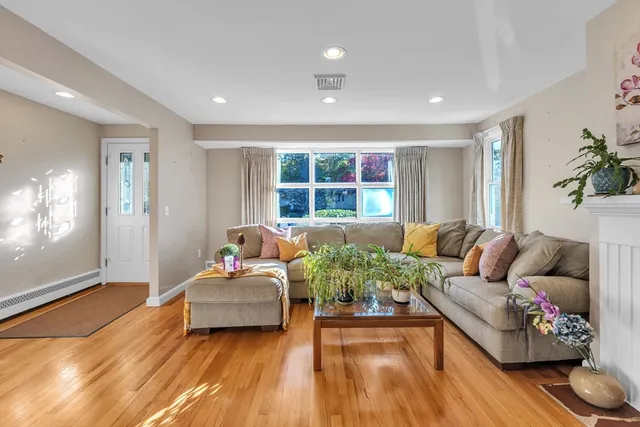 $539,900 | 83 Newton Avenue North, Worcester, MA 01602