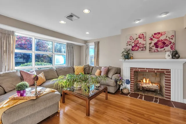 $539,900 | 83 Newton Avenue North, Worcester, MA 01602