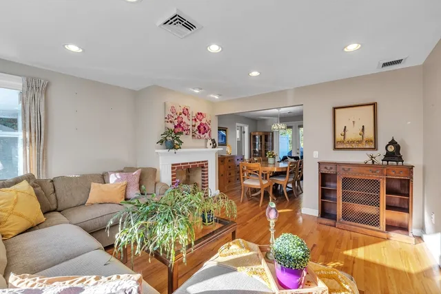 $539,900 | 83 Newton Avenue North, Worcester, MA 01602