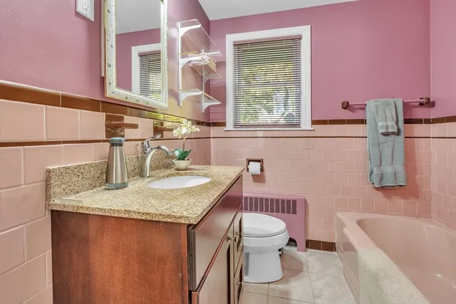 $539,900 | 83 Newton Avenue North, Worcester, MA 01602