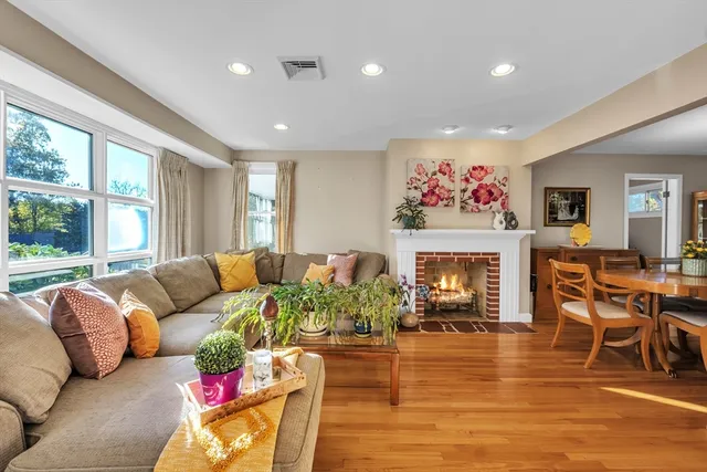 $539,900 | 83 Newton Avenue North, Worcester, MA 01602