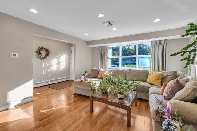 $539,900 | 83 Newton Avenue North, Worcester, MA 01602