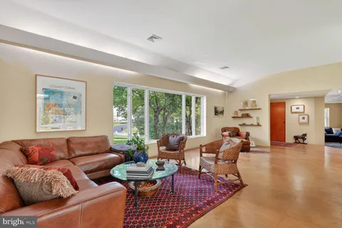 $2,000,000 | 3439 Malbrook Drive, Falls Church, VA 22044