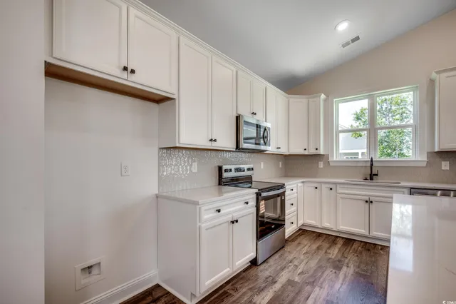 $439,990 | 911 Inlt Kys Street, Murrells Inlet, SC 29576