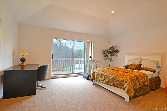 $1,399,000 | 10 Jeffrey Lane, East Quogue, NY 11942