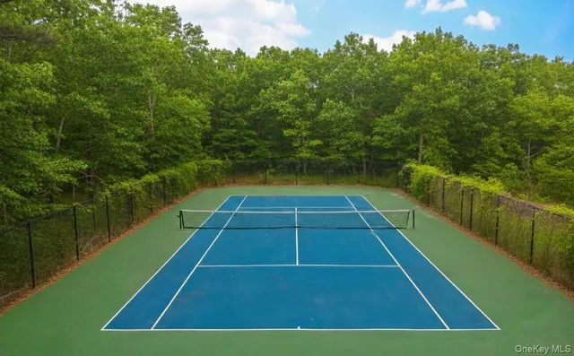 $1,399,000 | 10 Jeffrey Lane, East Quogue, NY 11942