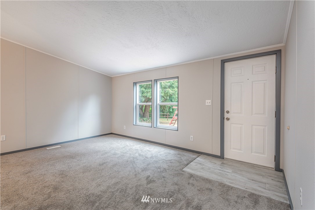 1911 East Rasor Road Belfair, WA 98528 - Photo 10 of 35 Gallery Image 10
