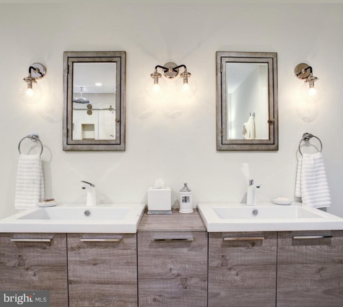 94 New Street New Hope, PA 18938 - Photo 19 of 47 Primary Bath