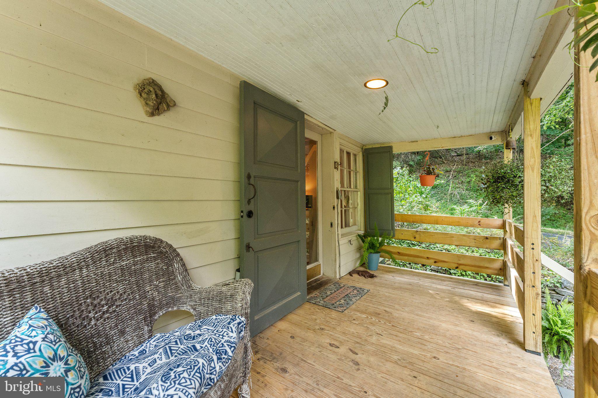 5459 Free State Road Marshall, VA 20115 - Photo 8 of 47 Inviting Front Porch