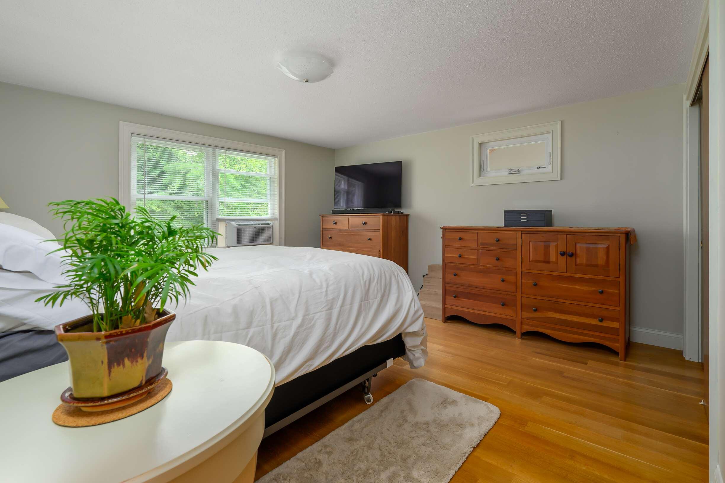14 Eldridge Road York, ME 03909 - Photo 15 of 21 Primary Bedroom