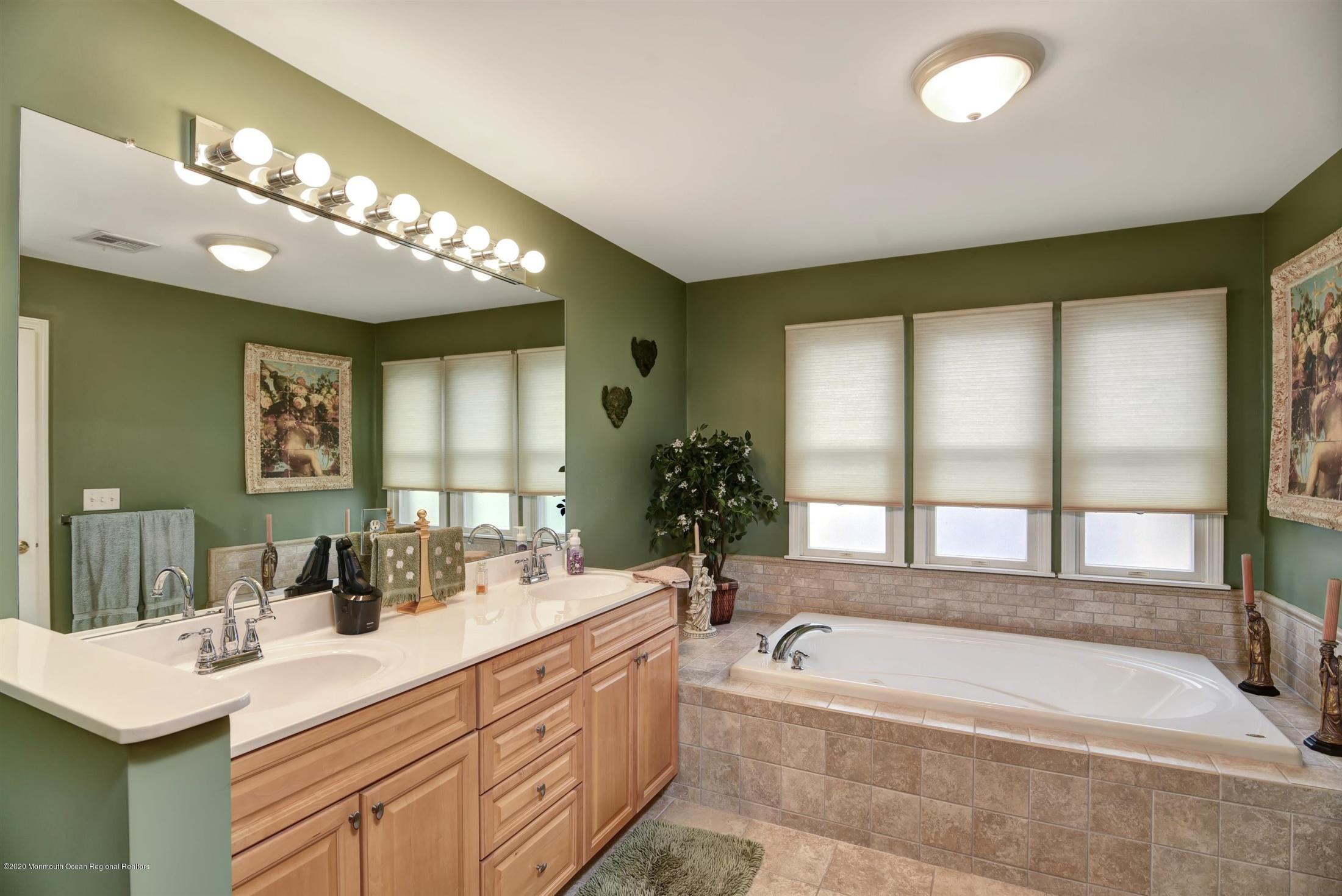 642 Drum Point Road Brick, NJ 08723 - Photo 15 of 35 23-Master Bathroom