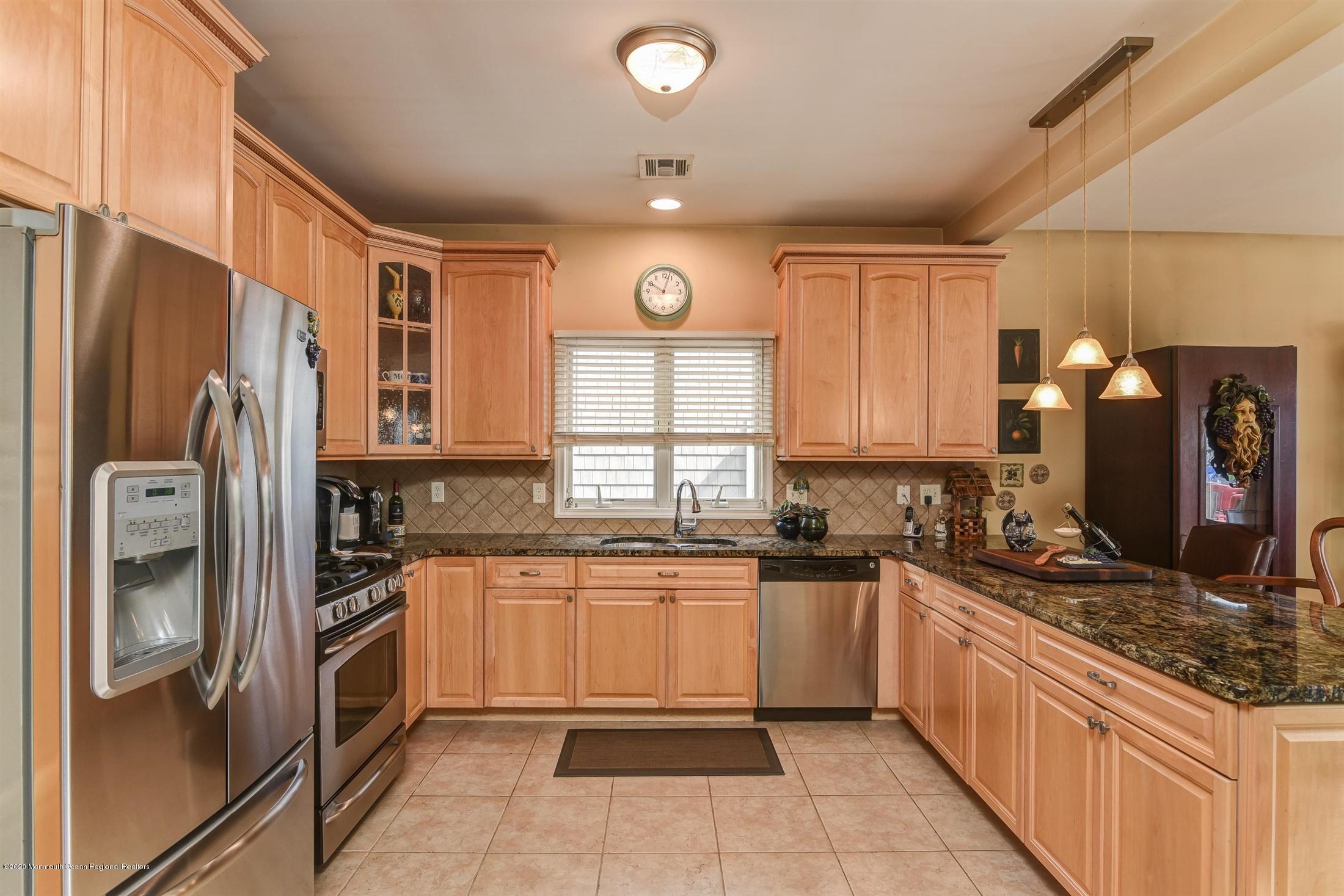 642 Drum Point Road Brick, NJ 08723 - Photo 7 of 35 12-Kitchen