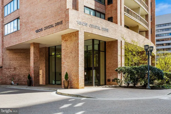 $575,000 | 1805 Crystal Drive, Unit 1010S, Arlington, VA 22202