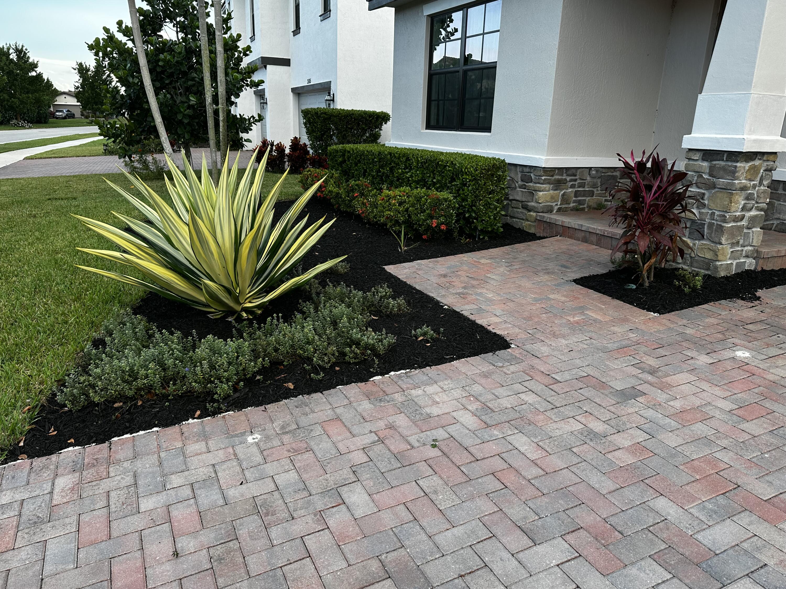 3507 Bauer Road Royal Palm Beach, FL 33411 - Photo 5 of 26 a view of a backyard with plants