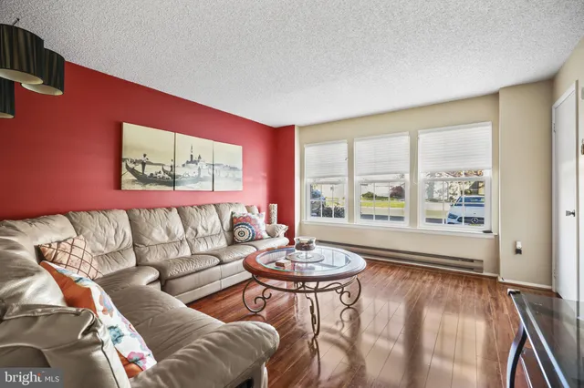 $325,000 | 631 Madison Drive, Monroe Township, NJ 08831