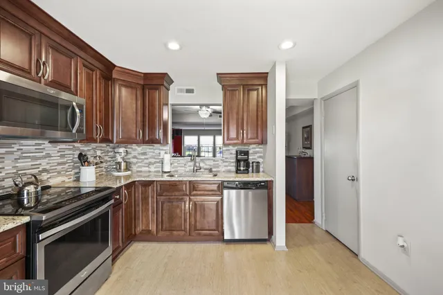 $325,000 | 631 Madison Drive, Monroe Township, NJ 08831