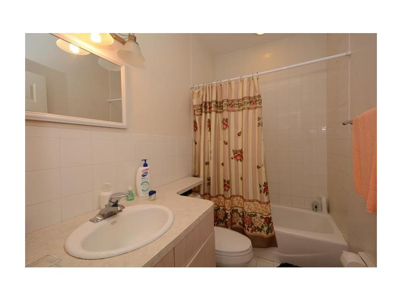 5961 Southwest 190th Avenue Southwest Ranches, FL 33332 - Photo 6 of 29 Bathroom