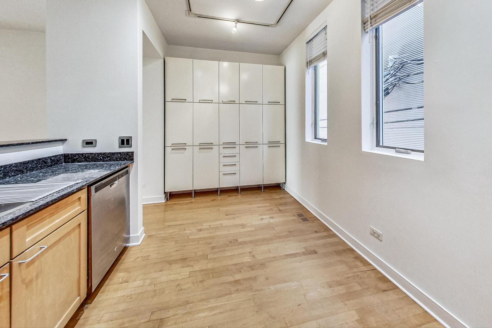 1223 West Cottage Place Chicago, IL 60607 - Photo 11 of 51