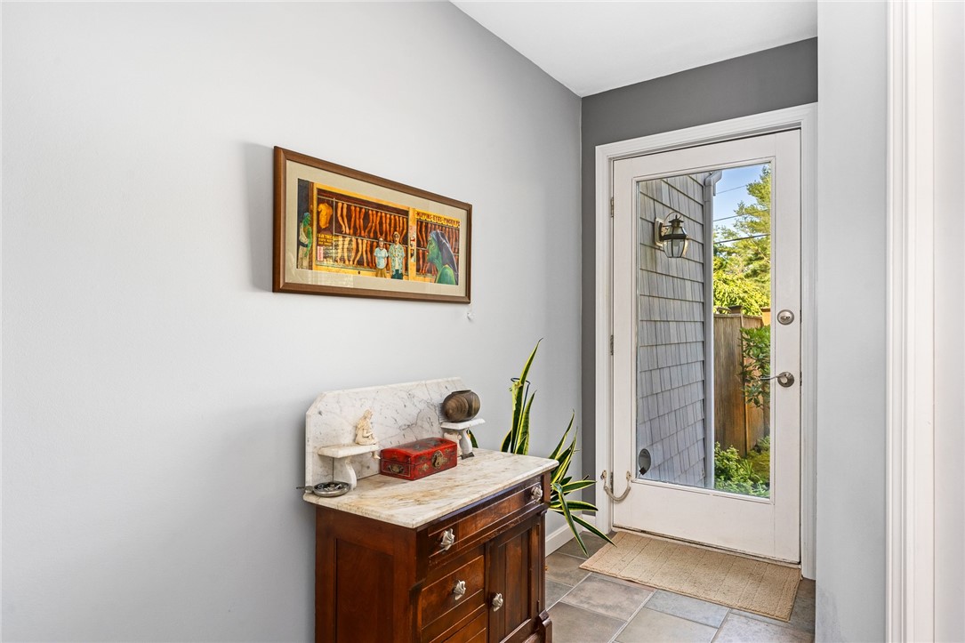 1029 Boston Neck Road, Unit 10 Narragansett, RI 02882 - Photo 5 of 34