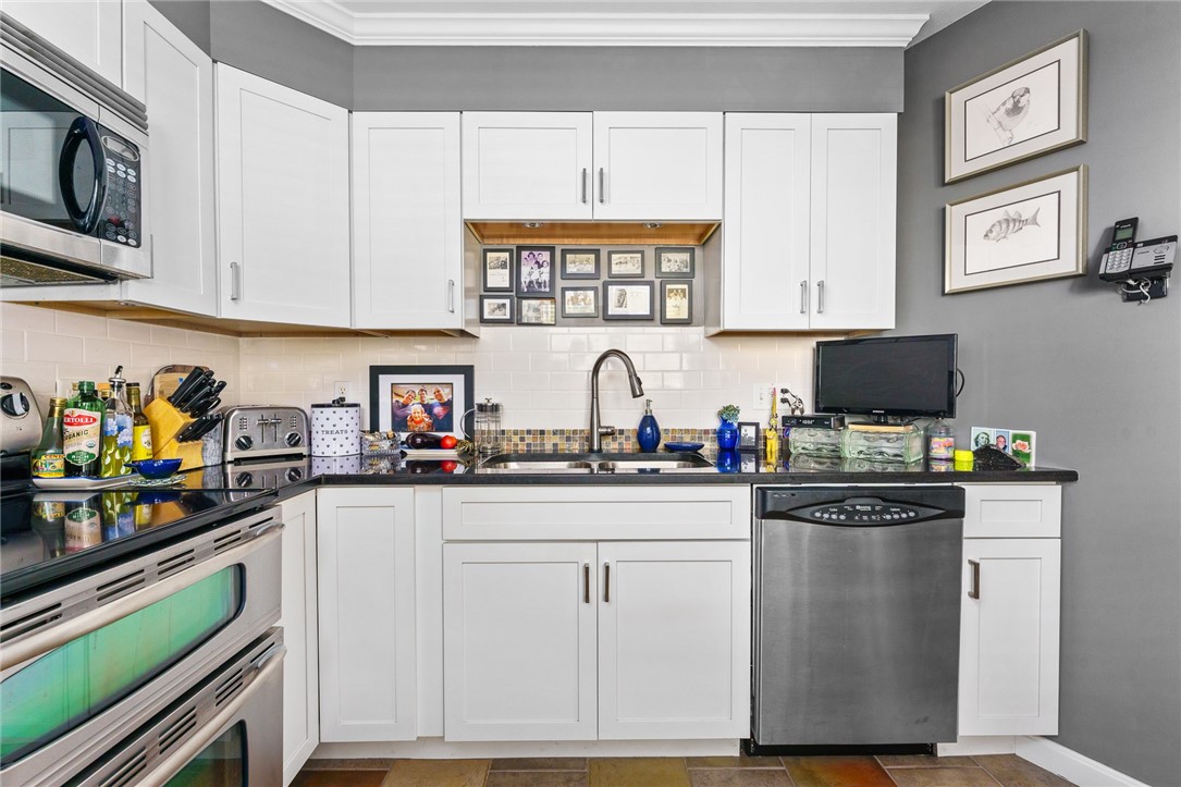 1029 Boston Neck Road, Unit 10 Narragansett, RI 02882 - Photo 7 of 34