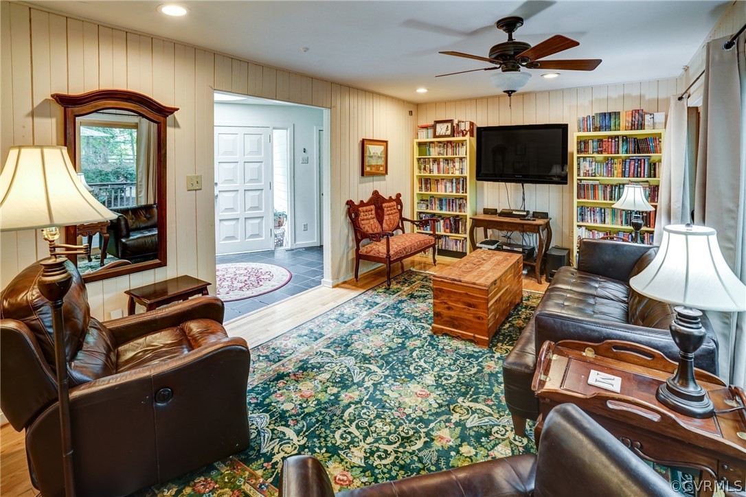 6 Broad Run Road Manakin-Sabot, VA 23103 - Photo 18 of 47 Additional View of Family Room - Super Cozy!