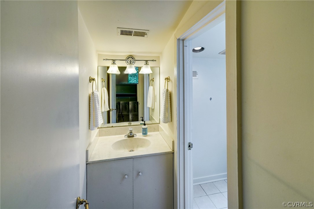 6 Broad Run Road Manakin-Sabot, VA 23103 - Photo 35 of 47 Cute Full Bath between two upstairs bedrooms!