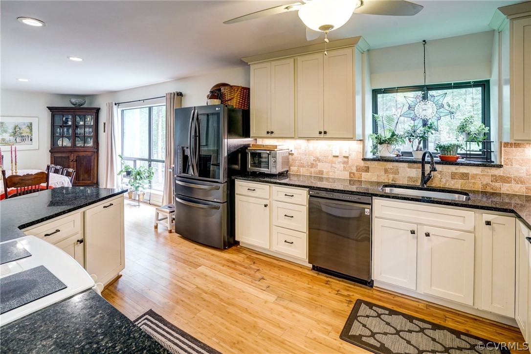 6 Broad Run Road Manakin-Sabot, VA 23103 - Photo 38 of 47 Wood Floors, so Bright & Open - You'll Love it!