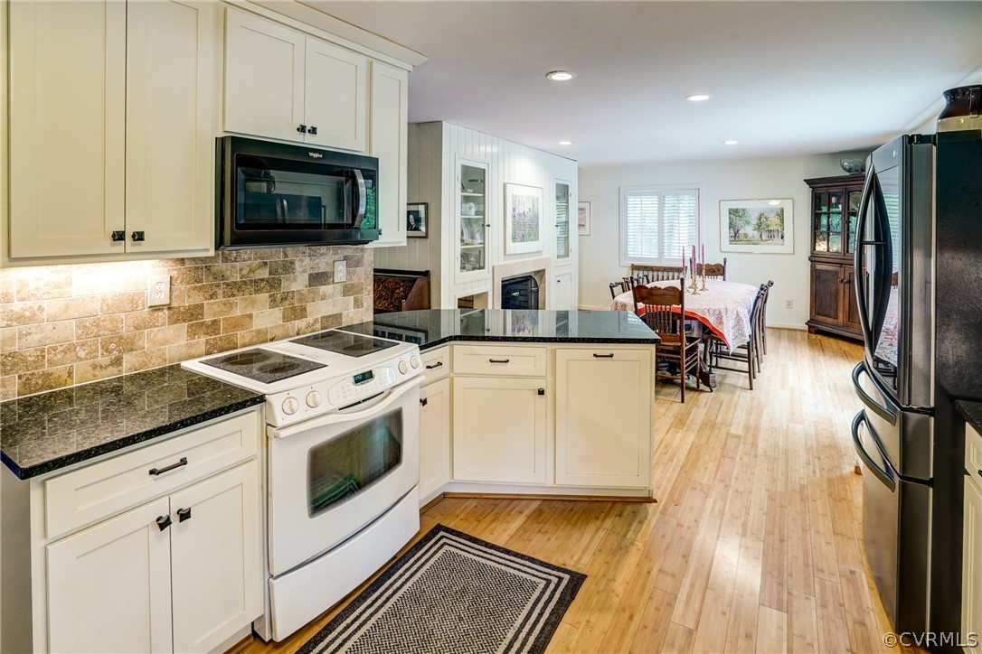6 Broad Run Road Manakin-Sabot, VA 23103 - Photo 40 of 47 Kitchen Opens up to Dining/Eat-In Area